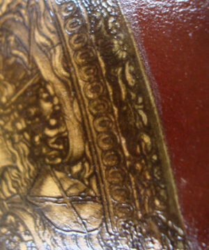 Vidal, „Plat de Charles V“, Detail: Im Streiflicht sichtbares, typisches Relief der Woodburytypie. Foto: Städel Museum