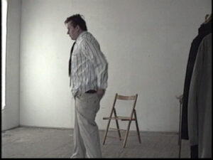 Erwin Wurm (*1954); Fabio zieht sich an, 1992; Video, 26:50 Min.; © Studio Wurm / VG Bild-Kunst, Bonn 2014