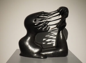 Ausstellungsansicht von Maria Martins: Das Unmögliche III, 1946, Bronze, The Museum of Modern Art, New York