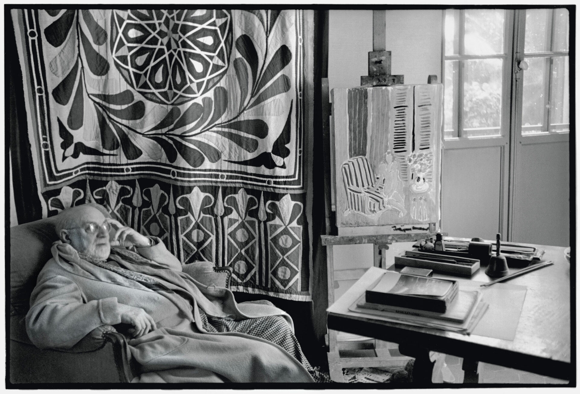 CartierBresson_Henri-Matisse-at-Home-in-Vence,-France,-1944