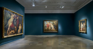 Die Ausstellung „Rubens. Kraft der Verwandlung“ im Städel Museum versammelt hauptsächlich die „eigenhändigen“ Rubens-Werke. Ausstellungsansicht mit „Der Tugendheld von der Siegesgöttin bekrönt“ (Staatliche Kunstsammlungen, Dresden), „Venus und Adonis“ (The Metropolitan Museum of Art, New York) und „Venus und Cupido“ (Museo Thyssen-Bornemisza, Madrid) von Rubens. Foto: Städel Museum