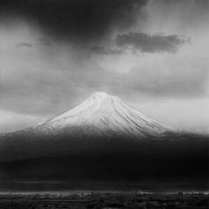 Ursula Schulz-Dornburg, Ararat, 2006, 20,4 × 19,8 cm, Barytabzug © Ursula Schulz-Dornburg