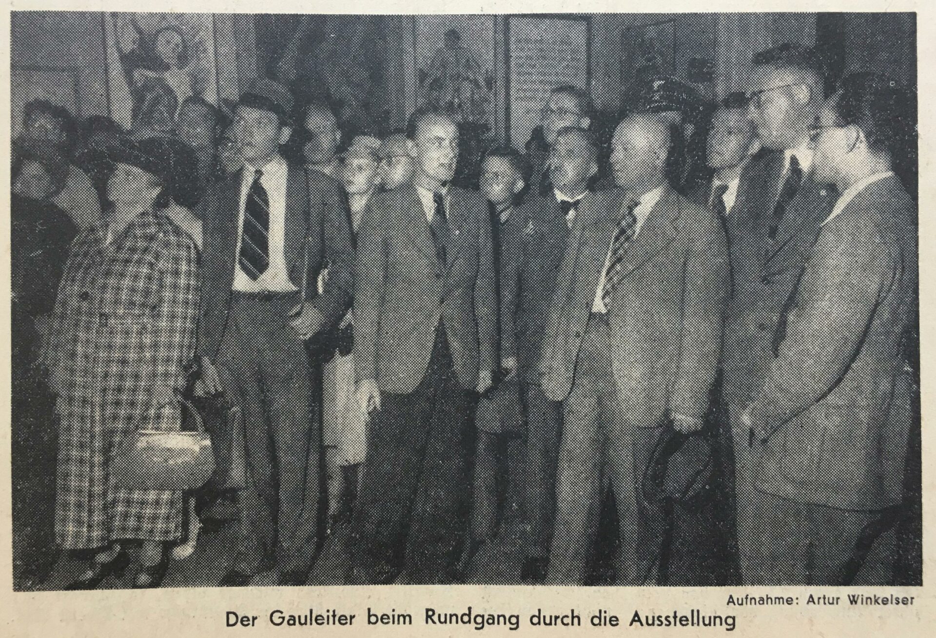 „Der Gauleiter besucht die Ausstellung ‚Entartete Kunst’“, Frankfurter Volksblatt Nr. 197, 23. Juli 1939 (vergl. Zuschlag 1995, Abb. 108).