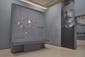 Ausstellungsansicht MAKING VAN GOGH: Überblick der Ausstellungen in Deutschland bis 1914, Foto: Städel Museum / Norbert Miguletz