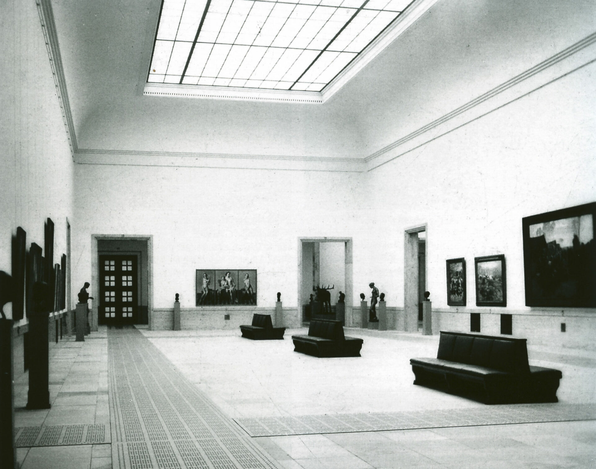 Grosse_deutsche_Kunstausstellung_1937_Muenchen_Haus_der_deutschen_Kuns