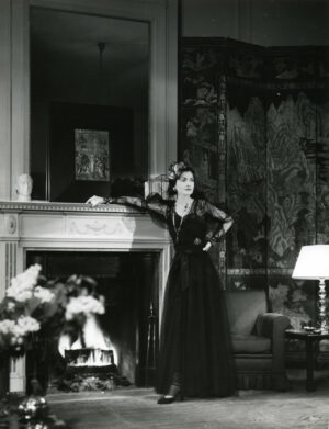 François Kollar: Coco Chanel in ihrem Appartment im Ritz, 1937, erworben 2015 als Schenkung von Manfred Heiting, Städel Museum, Frankfurt am Main, © Ministère de la Culture - Médiathèque de l'architecture et du patrimoine, Dist. RMN-Grand Palais / François Kollar