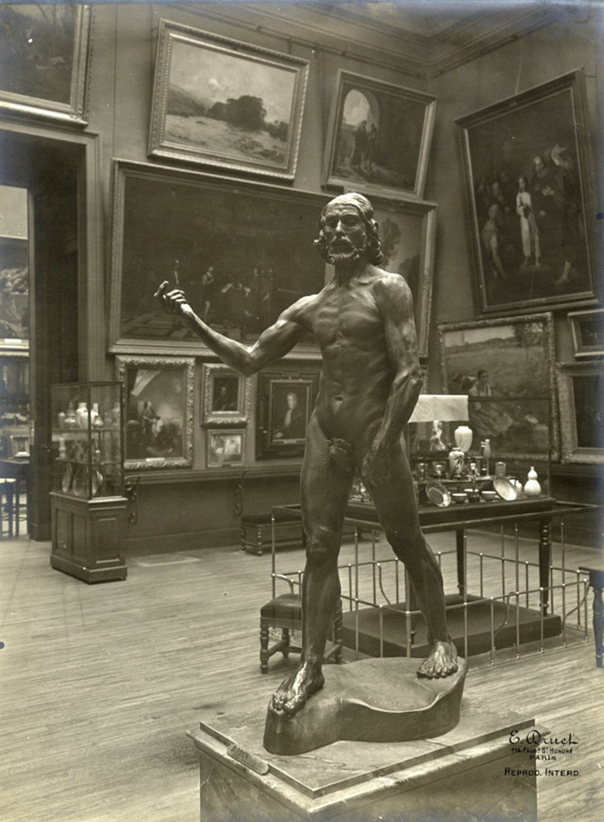 Eugène Druet, Johannes der Täufer im Musée du Luxembourg, 1896–1900 © Foto Kunstbibliothek der Staatlichen Museen zu Berlin - Preußischer Kulturbesitz