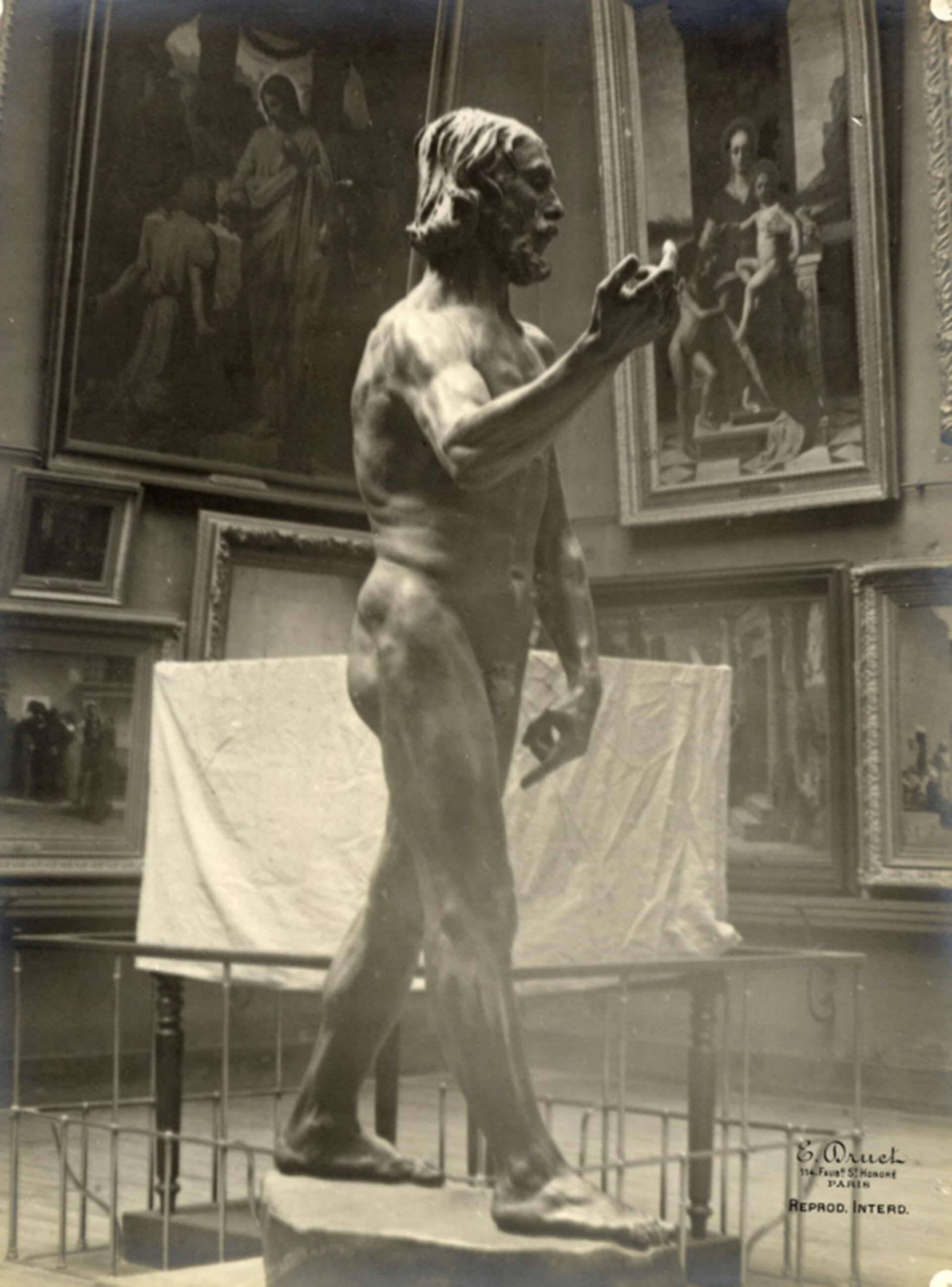 Eugène Druet, Johannes der Täufer im Musée du Luxembourg, 1896–1900 © Foto Kunstbibliothek der Staatlichen Museen zu Berlin - Preußischer Kulturbesitz_4
