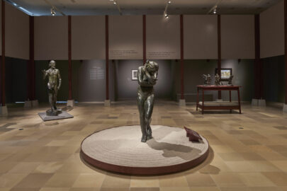 Ausstellungsansicht EN PASSANT mit Auguste Rodins Eva, 1881, Städel Museum, Frankfurt am Main
