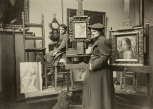 Ottilie W. Roederstein im Atelier der Städelschen Kunstschule, um 1894, Roederstein-Jughenn-Archiv im Städel Museum, Frankfurt am Main, Foto: Roederstein-Jughenn-Archiv im Städel Museum, Frankfurt am Main