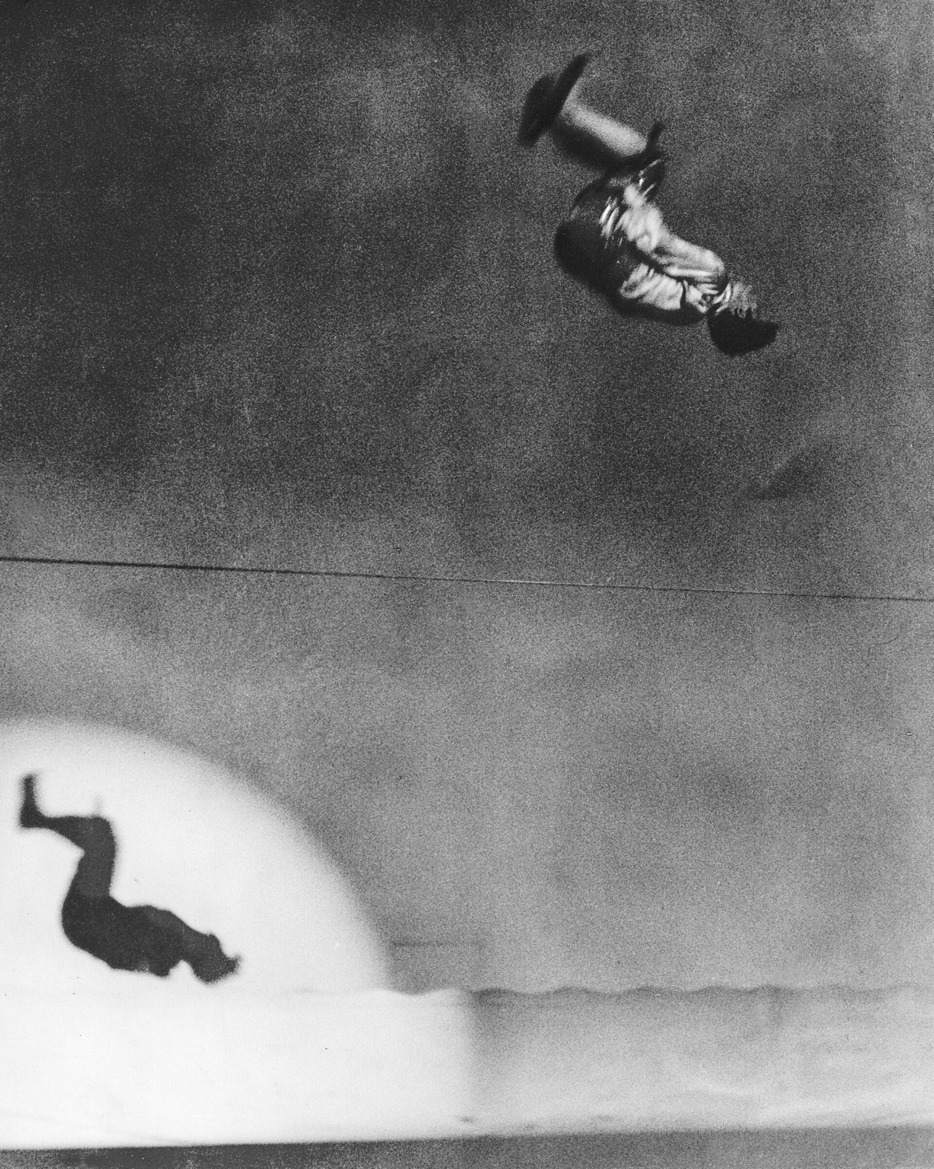 Martin Munkácsi, Der Seiltänzer Colleano macht einen Salto auf dem Seil, 1932, Silbergelatine-Abzug auf Barytpapier, © ullstein bild collection
