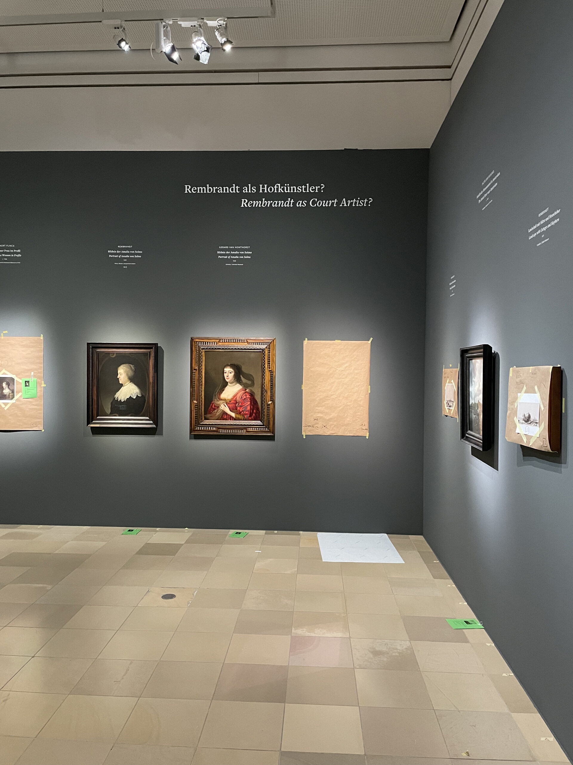 Rembrandt Städel Museum Ausstellungsaufbau Rätselhafte Heldinnen