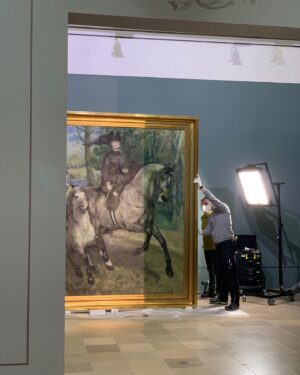 Das größte Werk der Ausstellung wird gehängt. Foto: Städel Museum