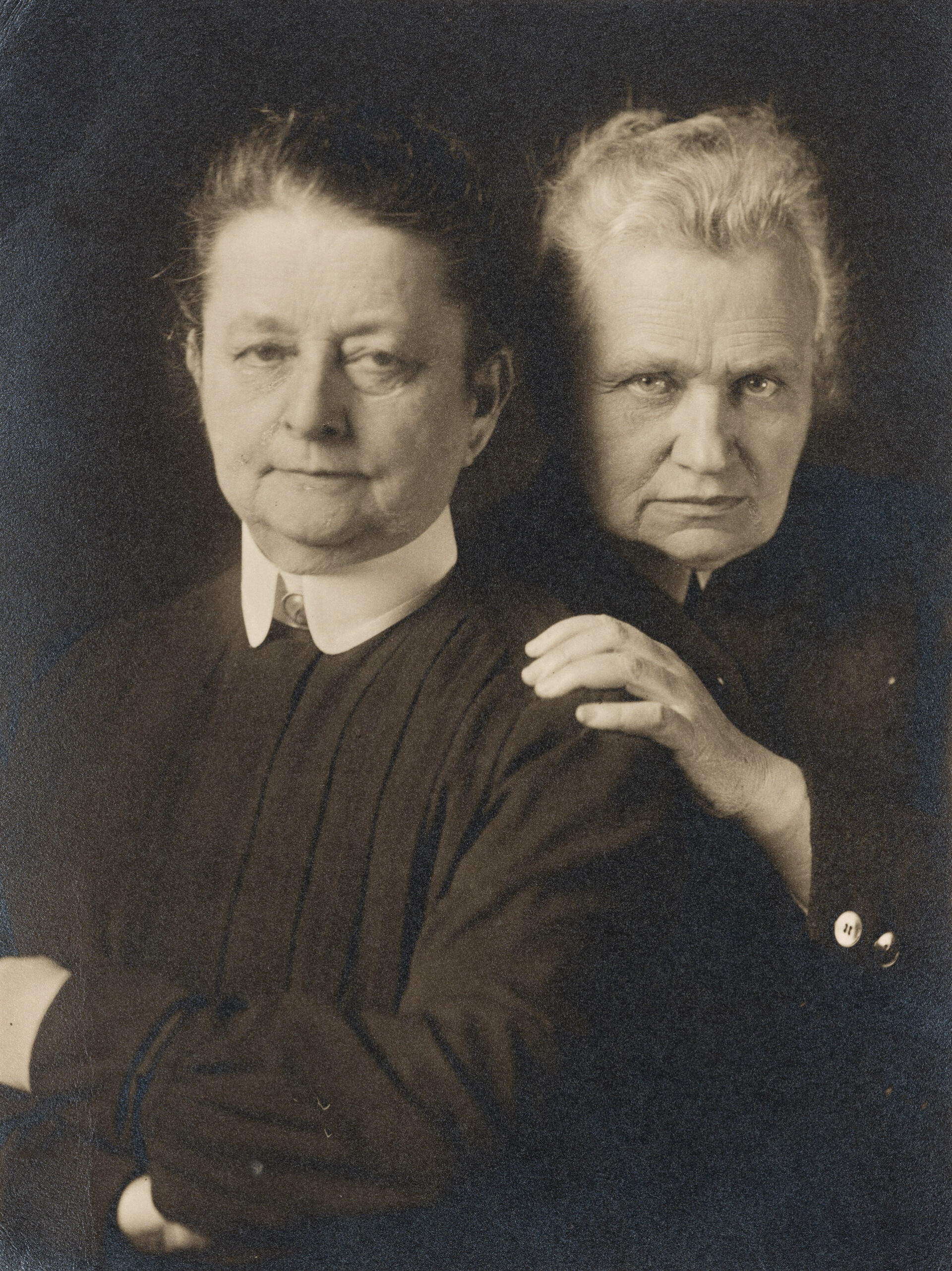 Unbekannter Fotograf, Elisabeth H. Winterhalter und Ottilie W. Roederstein, um 1930