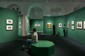 Ausstellungsansicht „Italien vor Augen. Frühe Fotografien ewiger Sehnsuchtsorte“, Foto Städel Museum – Norbert Miguletz